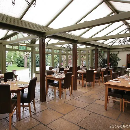 Marsh Farm Hotel 